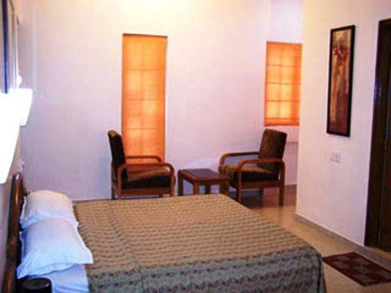 Hotel Chicago Ahmedabad Extérieur photo