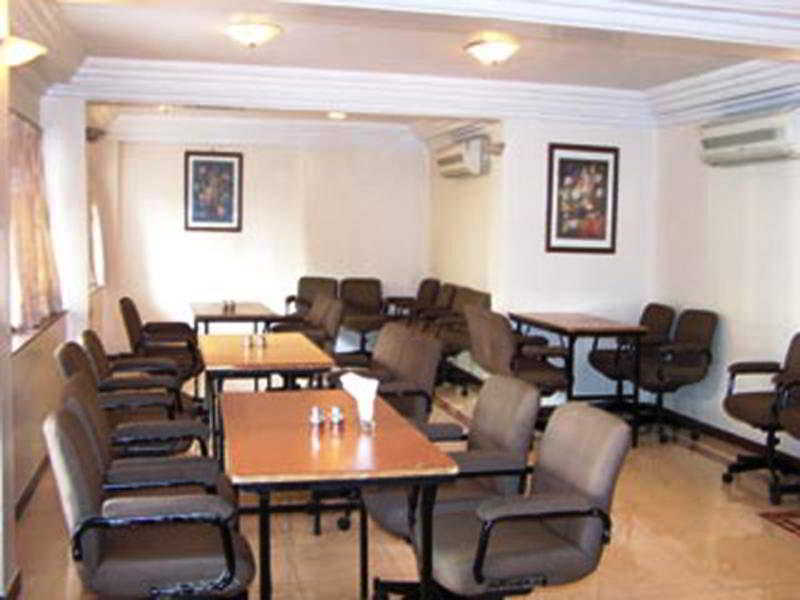 Hotel Chicago Ahmedabad Extérieur photo