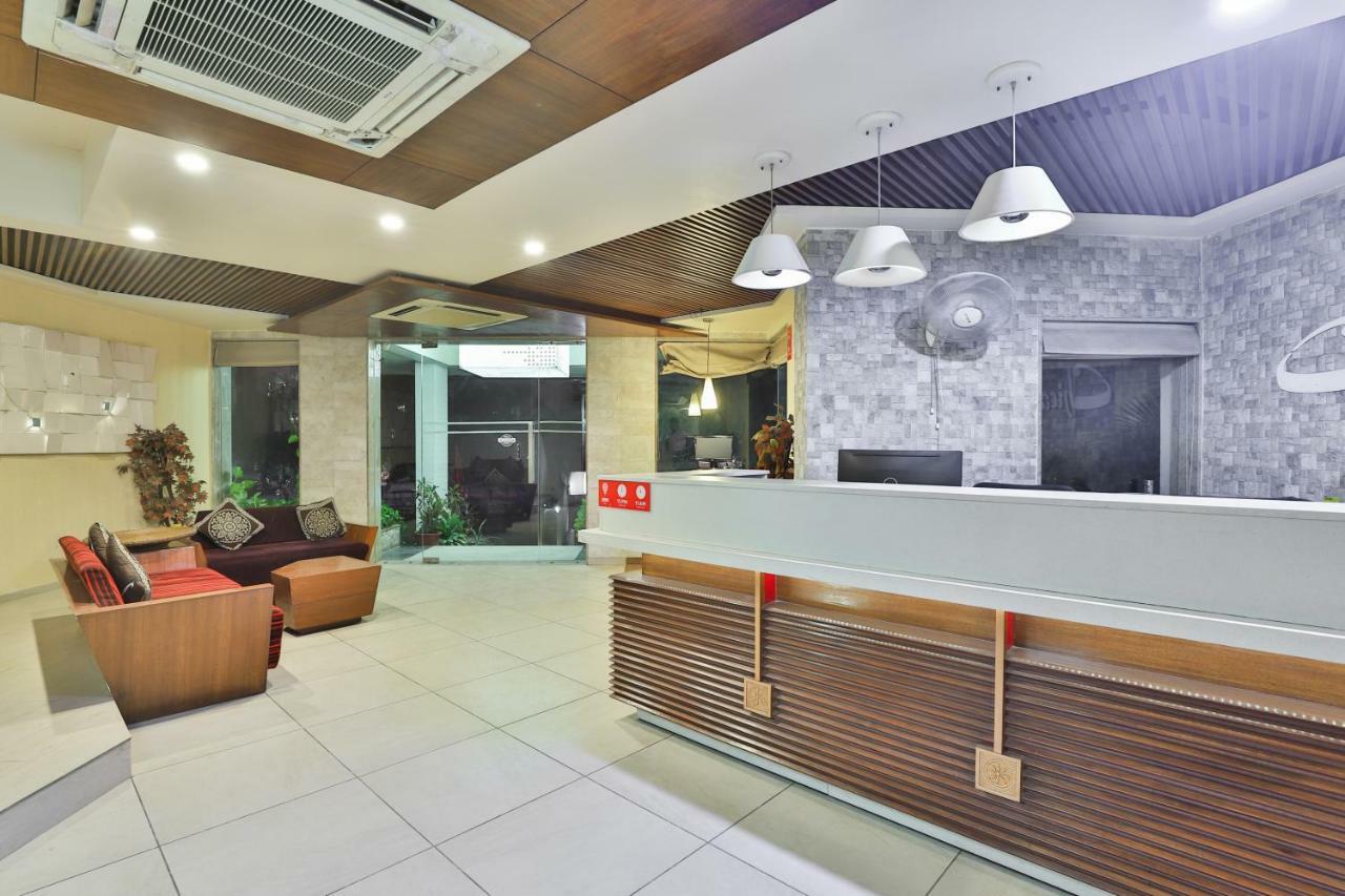 Hotel Chicago Ahmedabad Extérieur photo