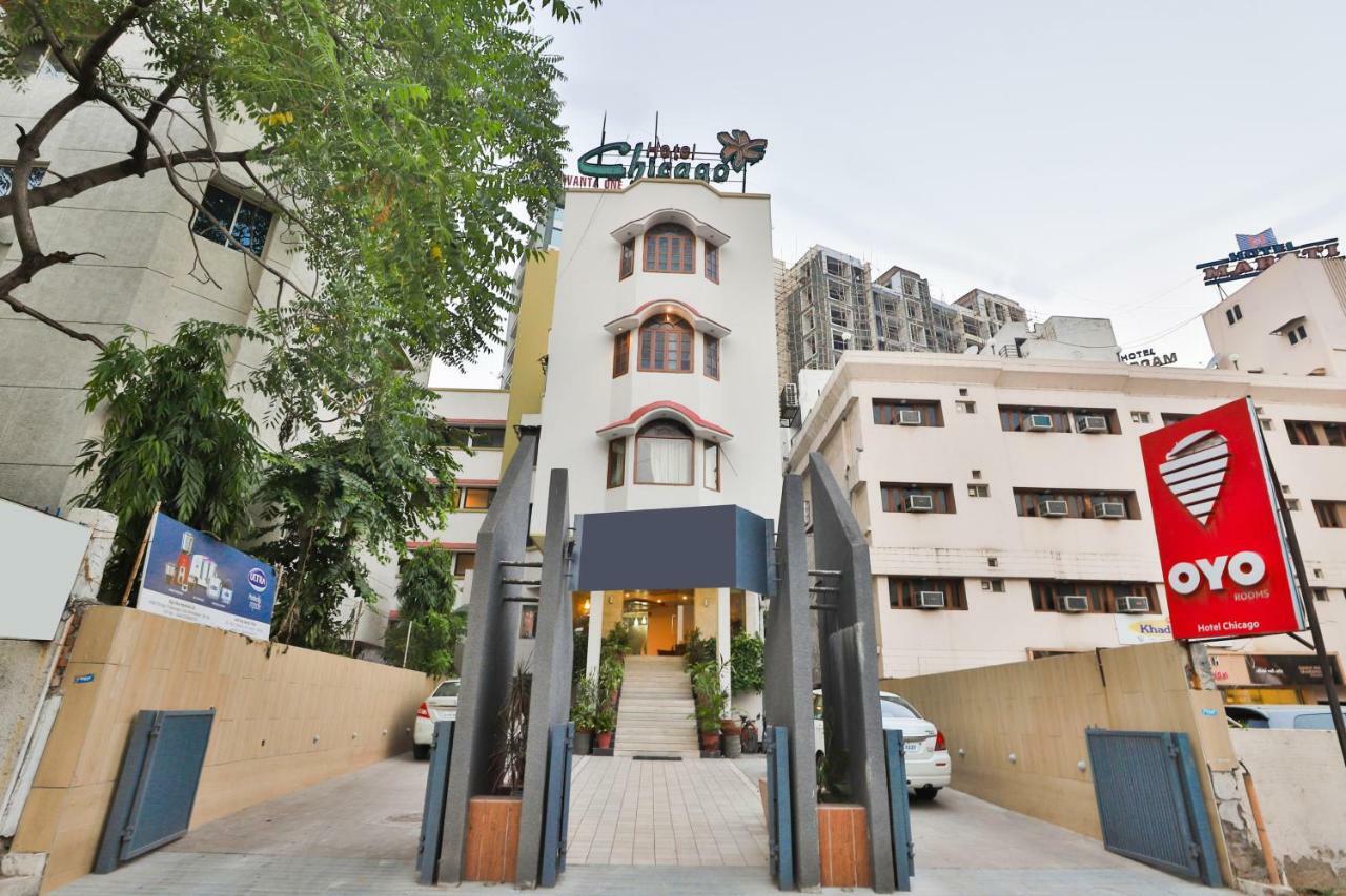 Hotel Chicago Ahmedabad Extérieur photo