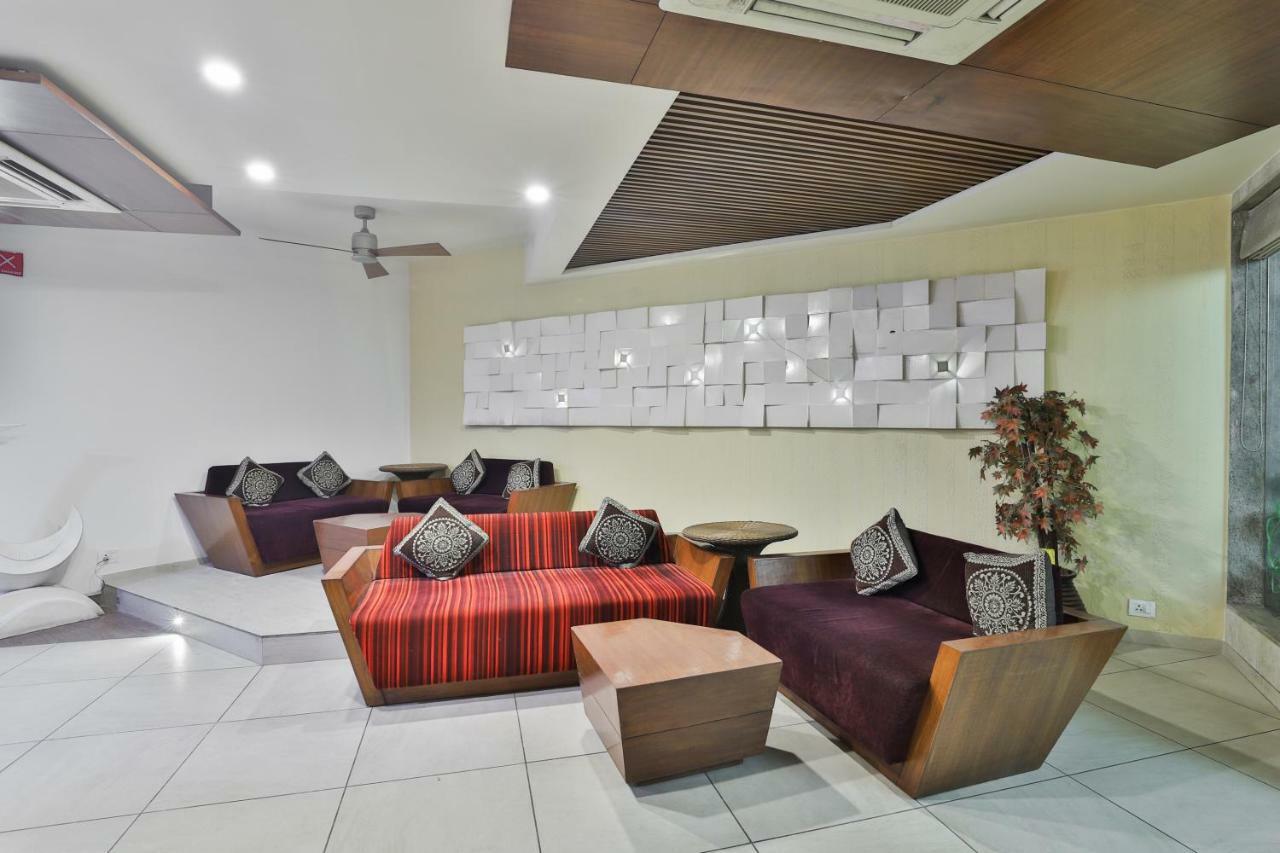Hotel Chicago Ahmedabad Extérieur photo