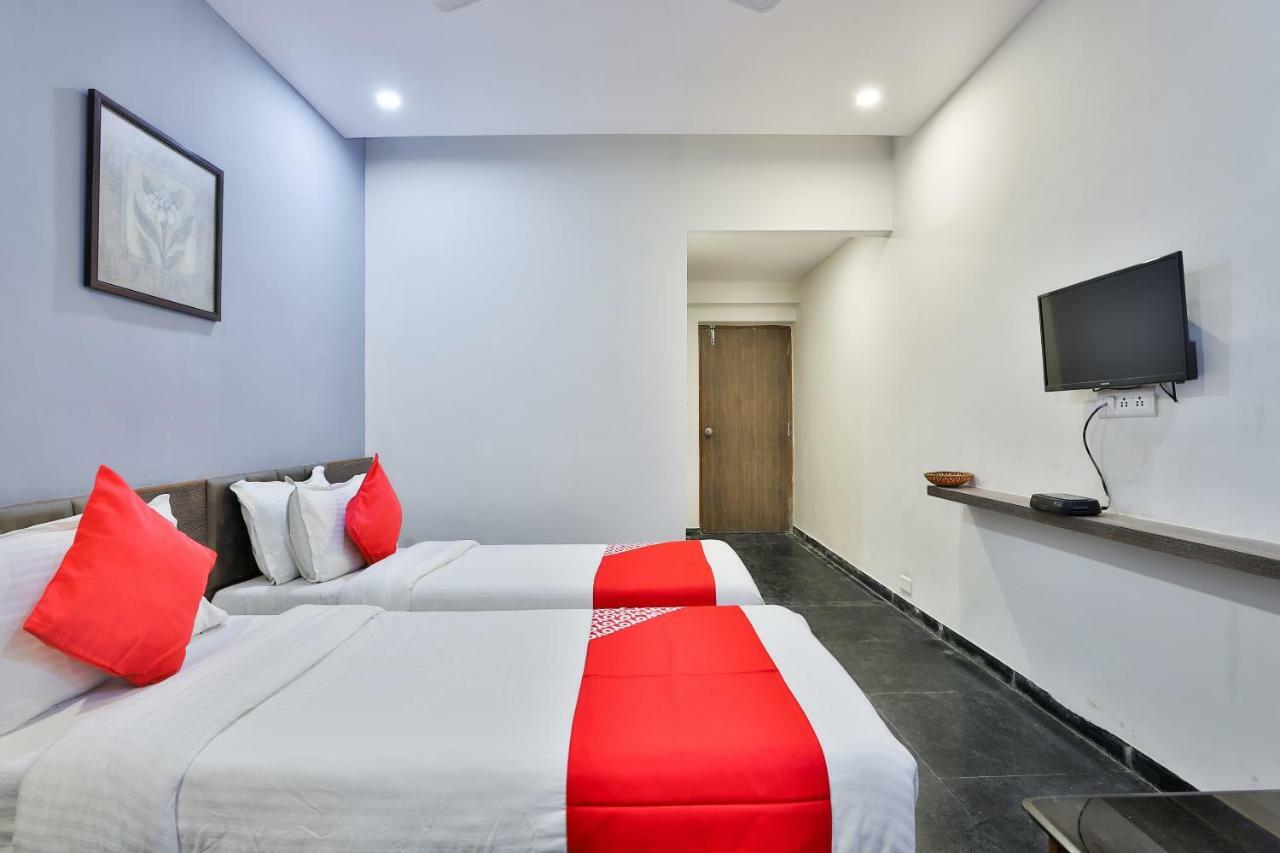 Hotel Chicago Ahmedabad Extérieur photo