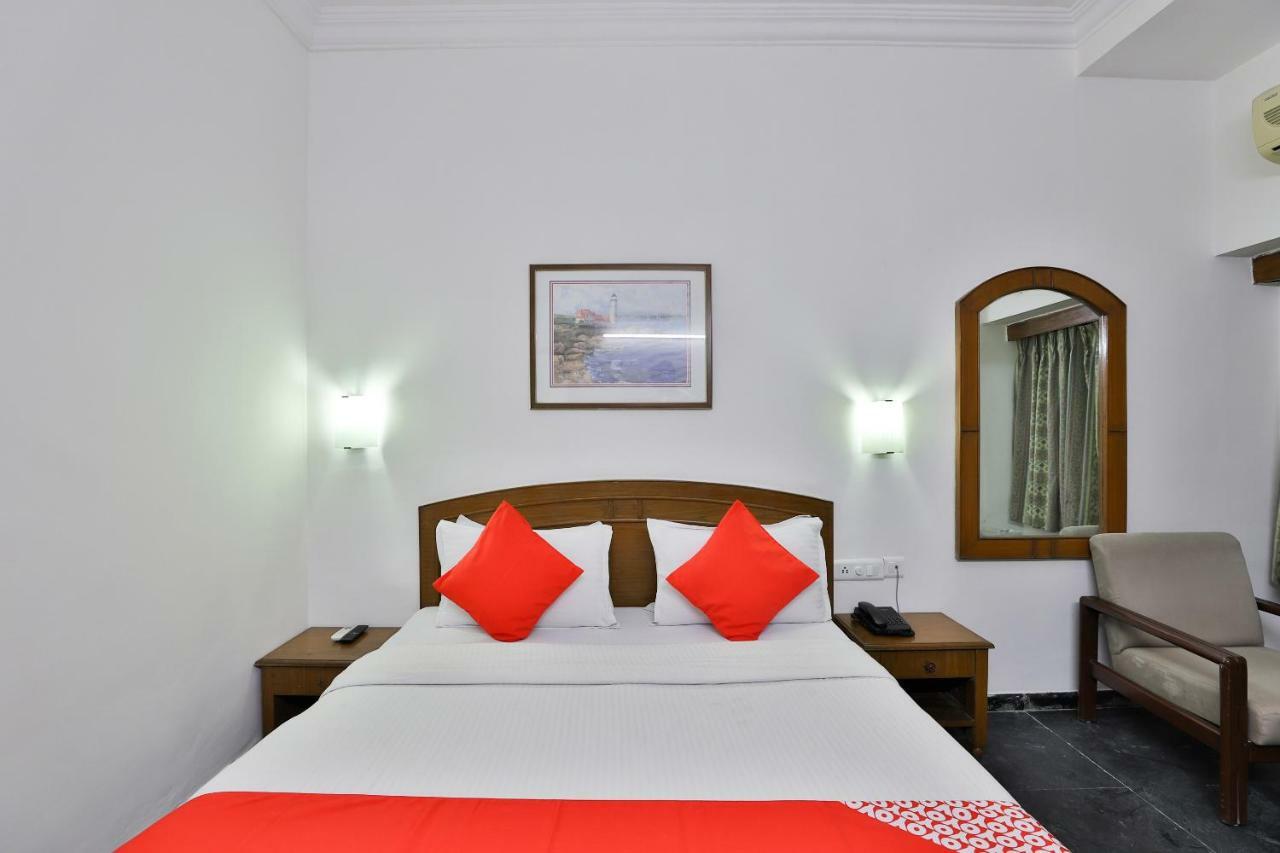 Hotel Chicago Ahmedabad Extérieur photo