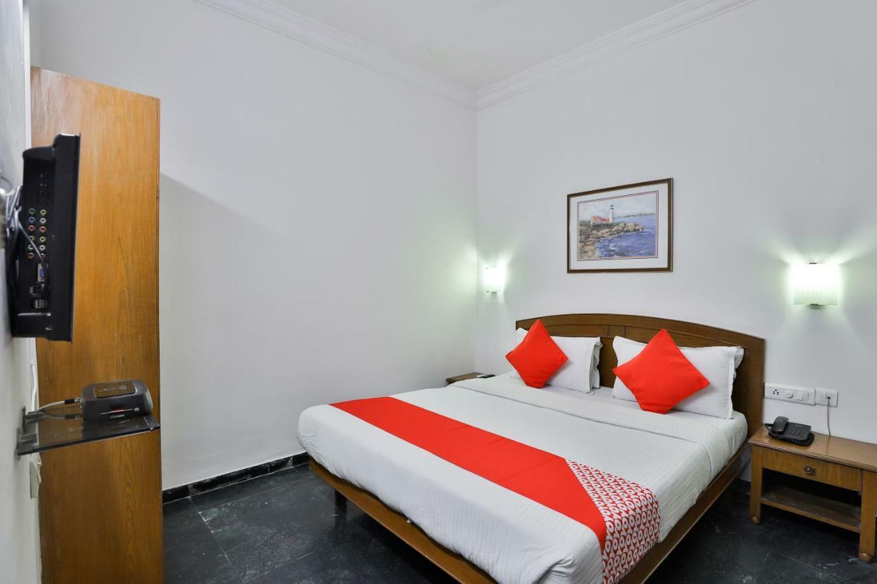 Hotel Chicago Ahmedabad Extérieur photo